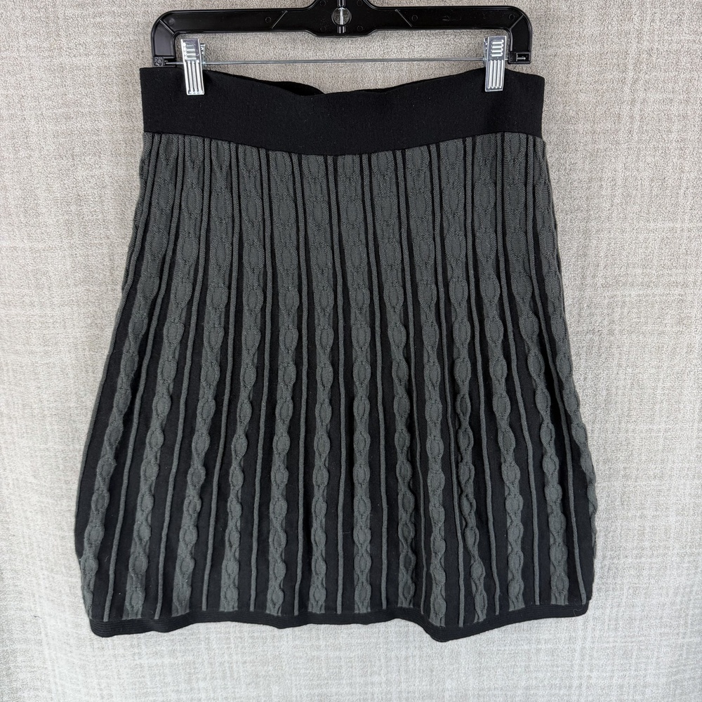 Mossimo Skirt Womens L Black Knee Length Pleated Striped Pull On Elastic Knit